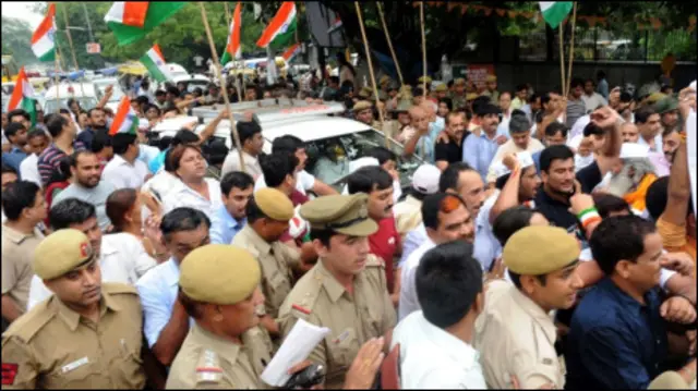 अन्ना गिरफ़्तार