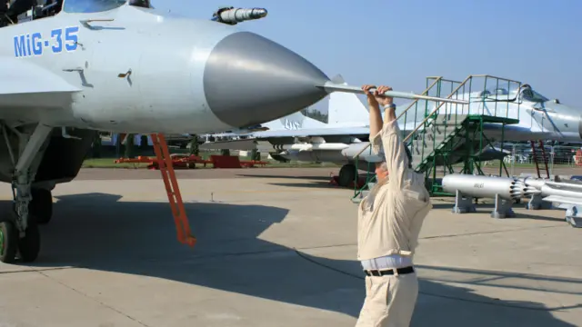МиГ-35