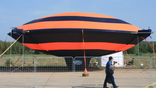 Дирижабль ДКБА на МАКСе