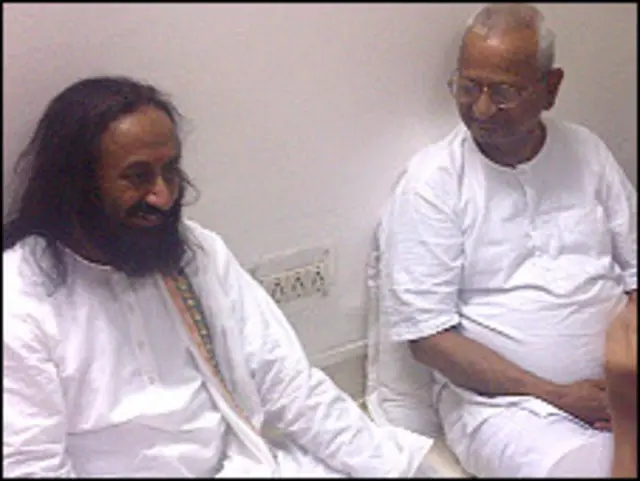 अन्ना हज़ारे और श्री श्री रविशंकर