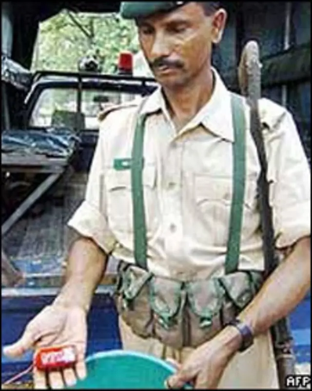 ठीक छह साल पहले पूरे बांग्लादेश में सैकड़ों छोटे धमाके हुए थे