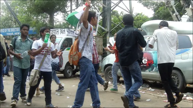 तिहाड़ जेल के बाहर 