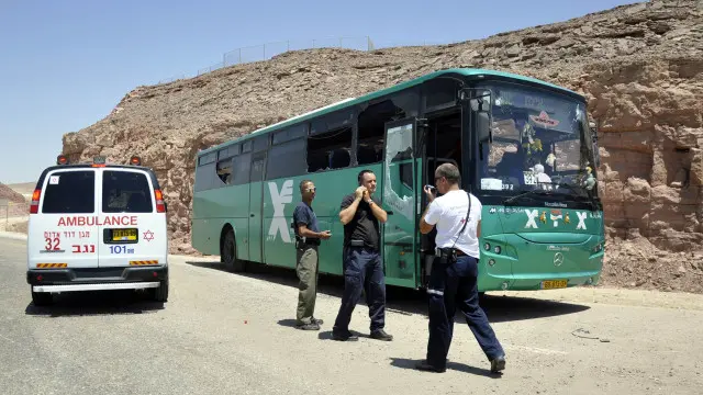 د پوليسو يوه وياند ميکي روسېنفيلډ پر خپله ټويټر پاڼه ليکلي چې امنيتي ځواکونه په سيمه کې د نورو ورته بريدونو د مخنيوي په موخه ګزمې کوي