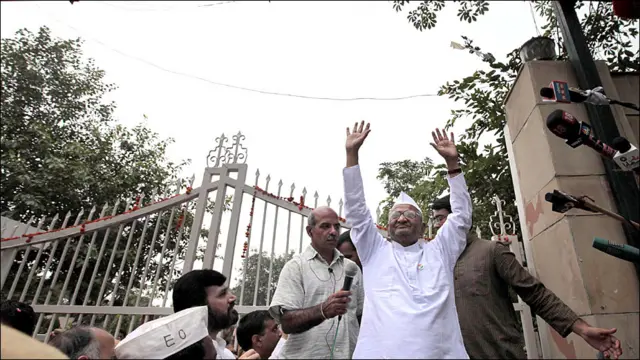 तिहा़ड़ से रामलीला मैदान तक अन्ना की रैली