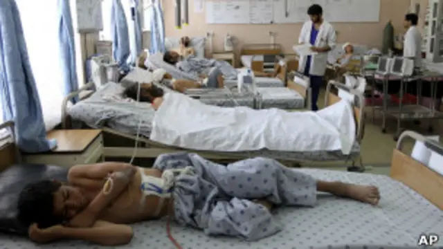 د ځینو شمېرو له مخې، یوازې په ۲۰۱۳ کال کابل کې تر پنځو زرو ډېرې ترافیکي پېښې شوې، چې څه باندې ۱۵۰۰ کسانو خپل ژوند له لاسه پکې ورکړی او نژدې پنځه زره نور ټپیان شوي.