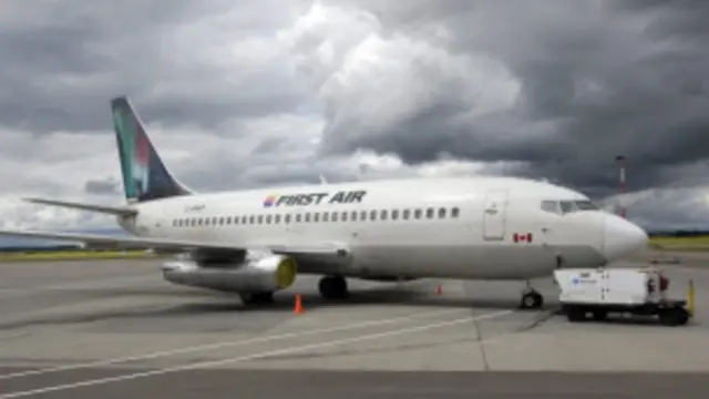 First Air melayani angkutan barang dan manusia ke wilayah terpencil Kanada.