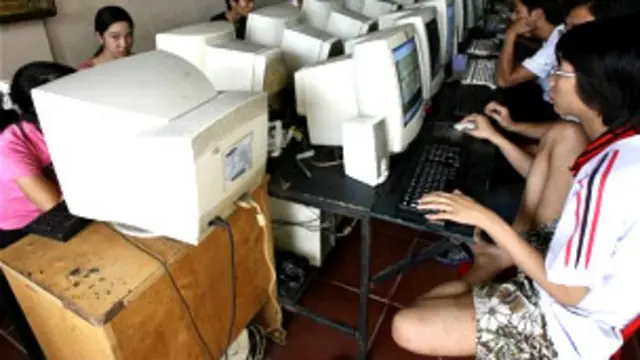 Một quán cà phê internet ở Hà Nội