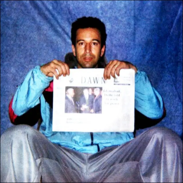 23 جنوری 2002 کو امریکی صحافی ڈینیئل پرل کو صوبہ سندھ کے شہر کراچی سے اغوا کیا گیا اور چند روز بعد ان کو قتل کردیا گیا۔