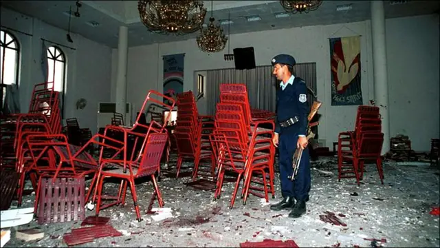 17 مئی 2002 کو دارالحکومت اسلام آباد میں ایک گرجے پر حملہ کیا گیا جہاں بڑی تعداد میں غیر ملکی افراد عبادت کر رہے تھے۔ اس حملے میں پانچ افراد ہلاک ہوئے۔