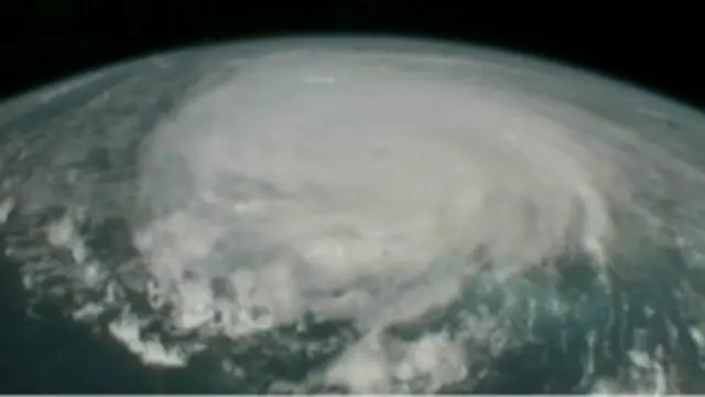Badai Irene dilihat dari Stasiun Angkasa Luar Internasional