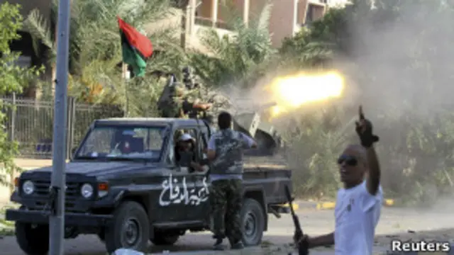 قوات المجلس الانتقالي في حي أبو سليم