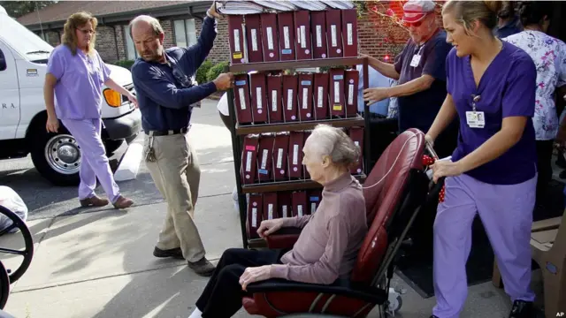 Warga bersiap-siap mengungsi