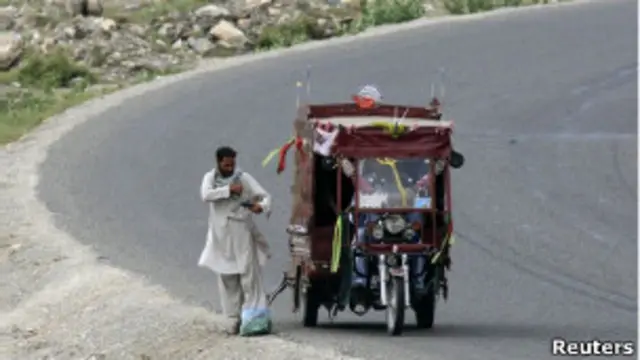 ټولګټو وزارت به ١٢٨ ميلیونه ډالر د کليو د لارو سړکونو پر جوړولو لګوي.