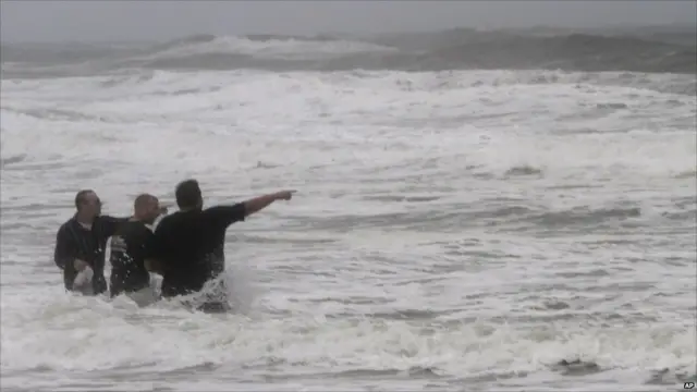 Pengunjung pantai Virginia 