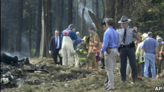 Bombeiros e equipes de resgate em Shanksville, Pensilvânia.