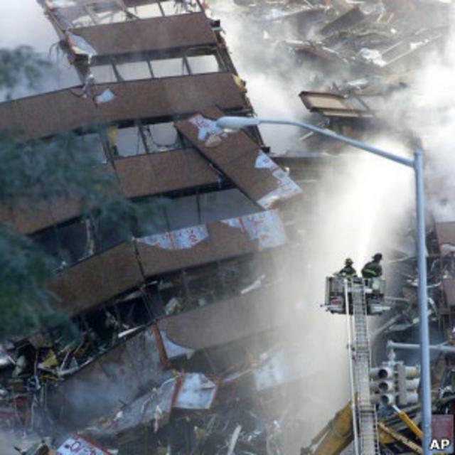 Destroços do edifício 7 do World Trade Center