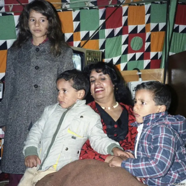 عکس دیگری از صفیه همسر معمر قذافی که مربوط به سال ۱۹۸۶ است. 