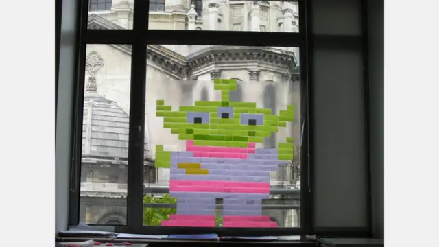 Foto: www.postitwar.com