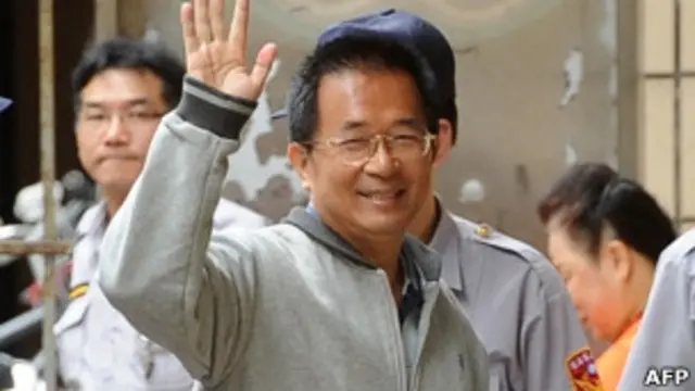 Chen Shui-bian dipenjara dalam kasus korupsi anggaran khusus kepresidenan. 
