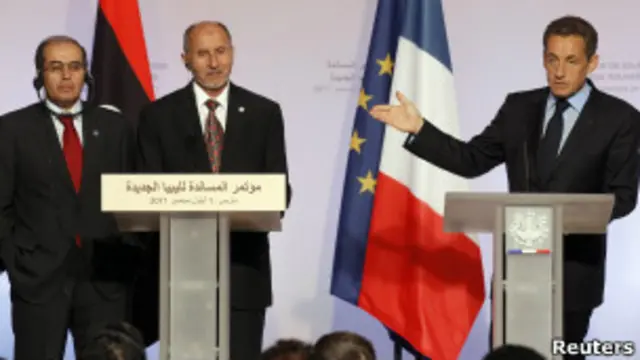 عبد الجليل يتوسط ساركوزي وجبريل