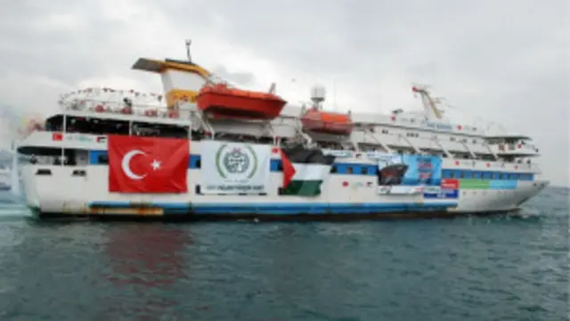 Pasukan komando Israel menghentikan kapal Mavi Marmara