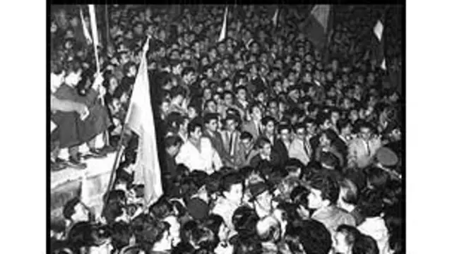 Người dân biểu tình ở Budapest, Hungary năm 1956