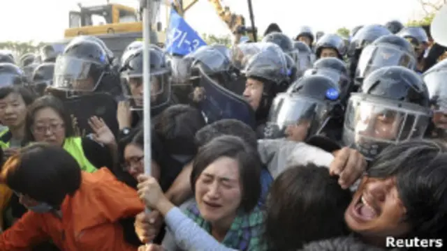 South Korea naval base protest