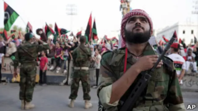 Вооруженные добровольцы в Триполи