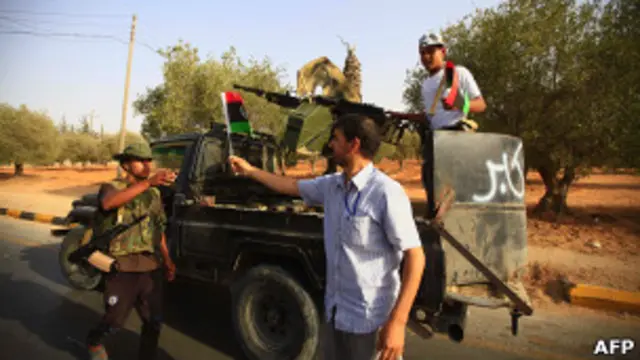 Силы переходного правительства Ливии вблизи Бани-Валида