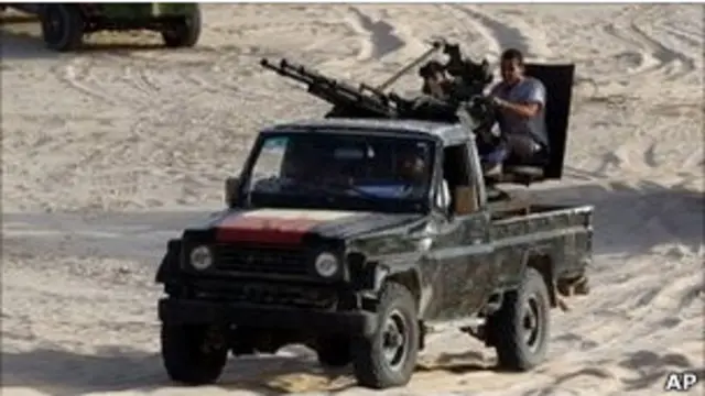Kenderaan bersenjata Libia