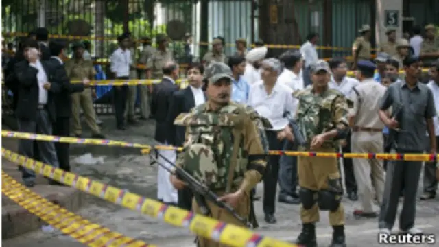 بھارتی سکیورٹی ادارے سلامتی کے سوال پر ضرورت سے زیادہ حساس ہیں