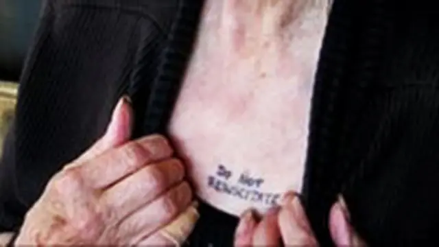 Joy Tomkins'in dövmesi