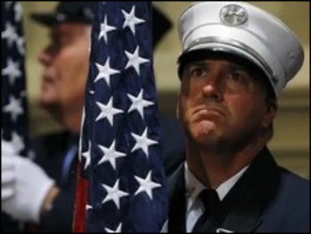 په امريکا کې پراخېدونکى بحث اوس دادى چې آيا د بوش ادارې د القاعدې بريدونو ته په ناسم ډول غبرگون وښود که څنگه. 