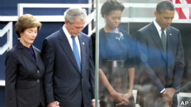 اوباما و همسرش و بوش و همسرش