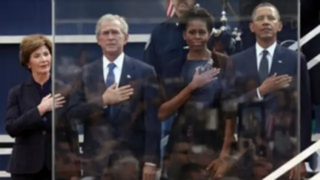 Upacara dilakukan untuk mengingat sekitar 3.000 korban serangan al-Qaida