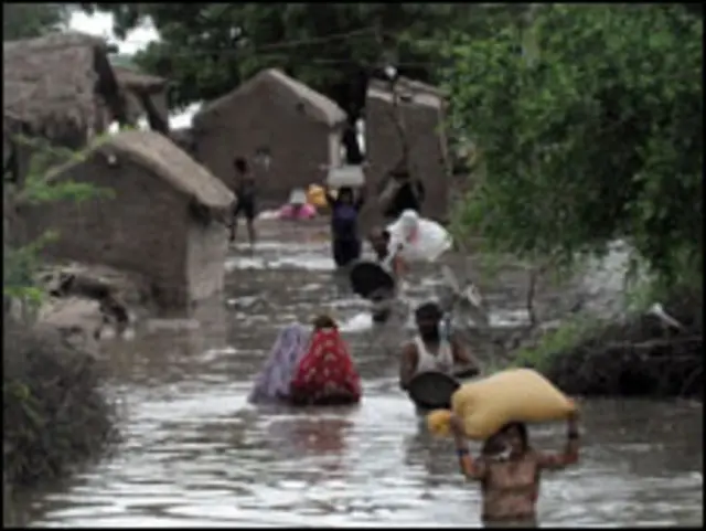 يوازې د سندهـ د بدين په سيمه کې ۶۰۰۰ کلي اغېزمن شوې دي.