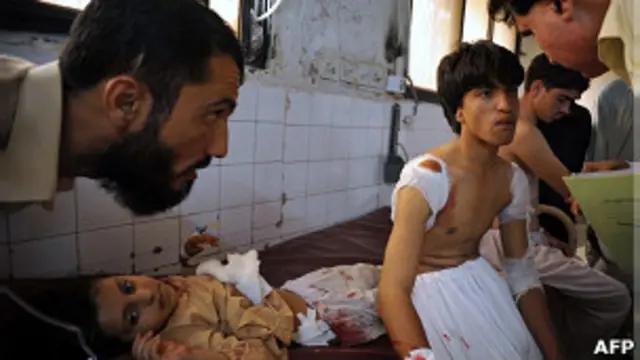 पेशावर के कई इलाक़ों मे चरमपंथी हमले होते रहे हैं.