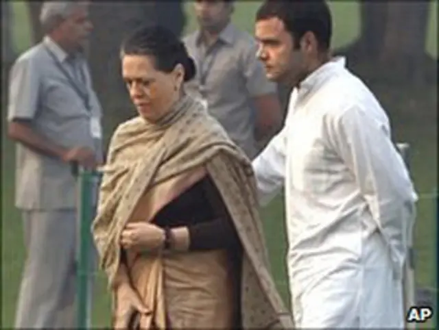 راهول گاندی و مادرش سونیا