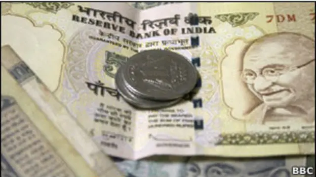 अंतिम तिमाही में सकल घरेलू उत्पाद में इज़ाफे की दर घट कर 4.8 फ़ीसद पर पहुँच गई.