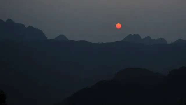 Hoàng hôn phố núi 