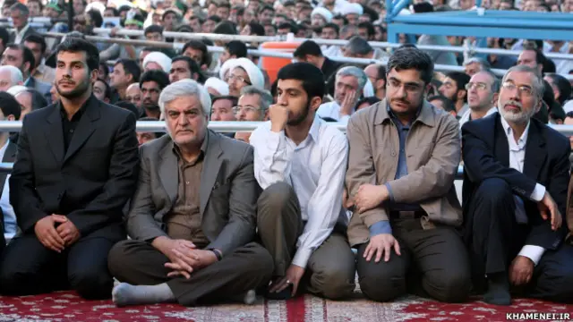 علی مقدم در کنار دو پسر محمود احمدینژاد و پدر داماد رئیس جمهوری ایران