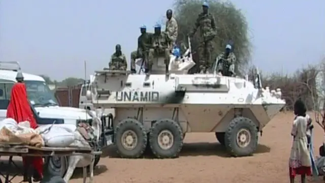 قال البشير إن قوات حفظ السلام اصبحت عبئا أمنيا