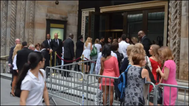 Гулнора Каримованинг либослар кўргазмаси Нью Йоркдаги Cipriani ресторанида бўлиб ўтган