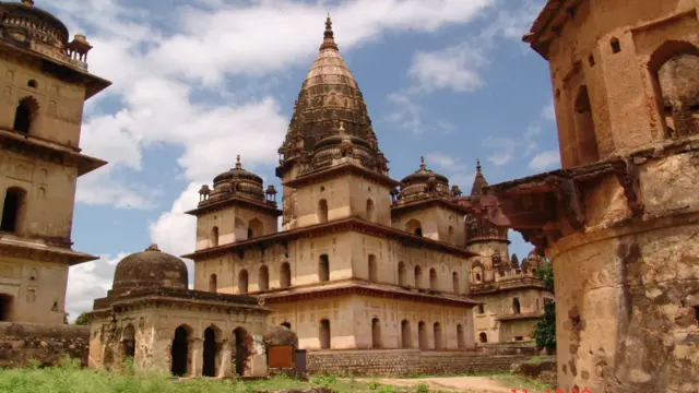 ओरछा के प्राचीन महल