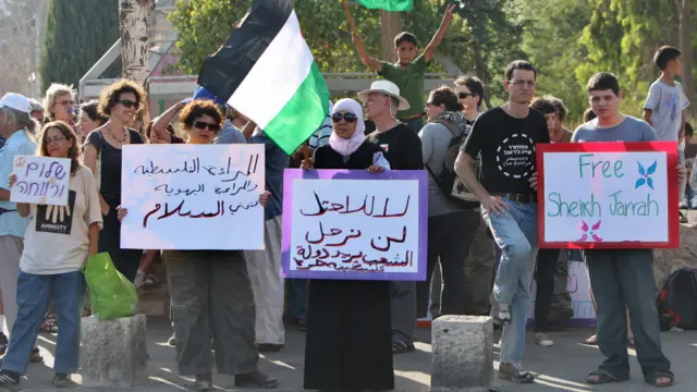 Para aktivis menggelar demonstrasi menentang pendudukan Israel