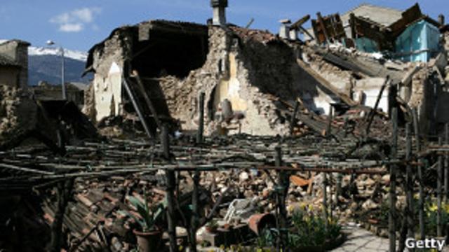 Onna, aldea devastada por el terremoto