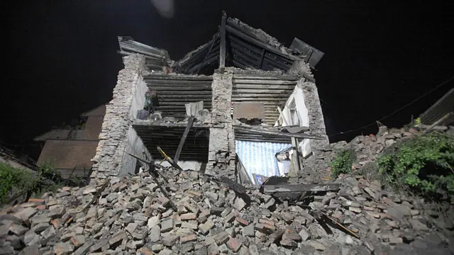 尼泊尔地震损毁房屋