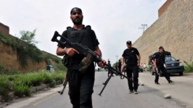 ’ایک خاندان کے 26 افراد کے درمیان رابطہ رکھنا مشکل ہوتا ہے تو ایجنسیوں کے درمیان کس طرح ہو گا؟‘