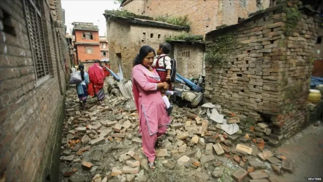 قرية منكوبة بالزلزال