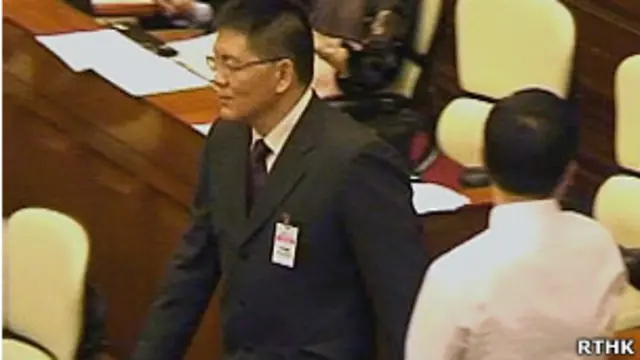 梁家榮出席立法會特別會議交待誤報江澤民死訊事件